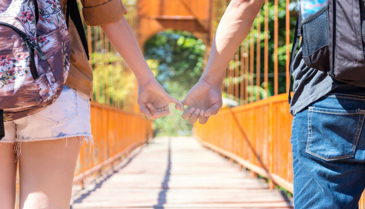 romantic couple travel tips