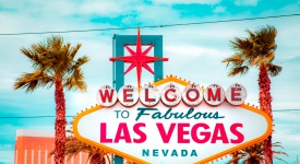 Classic view of Welcome to Fabulous Las Vegas sign at the south end of world famous Las Vegas strip on a beautiful sunny day with blue sky and clouds, Las Vegas, Nevada, USA